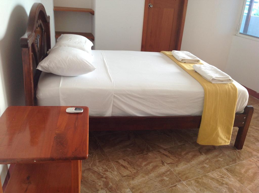 Gloria - Galapagos Inn Puerto Ayora  Dış mekan fotoğraf