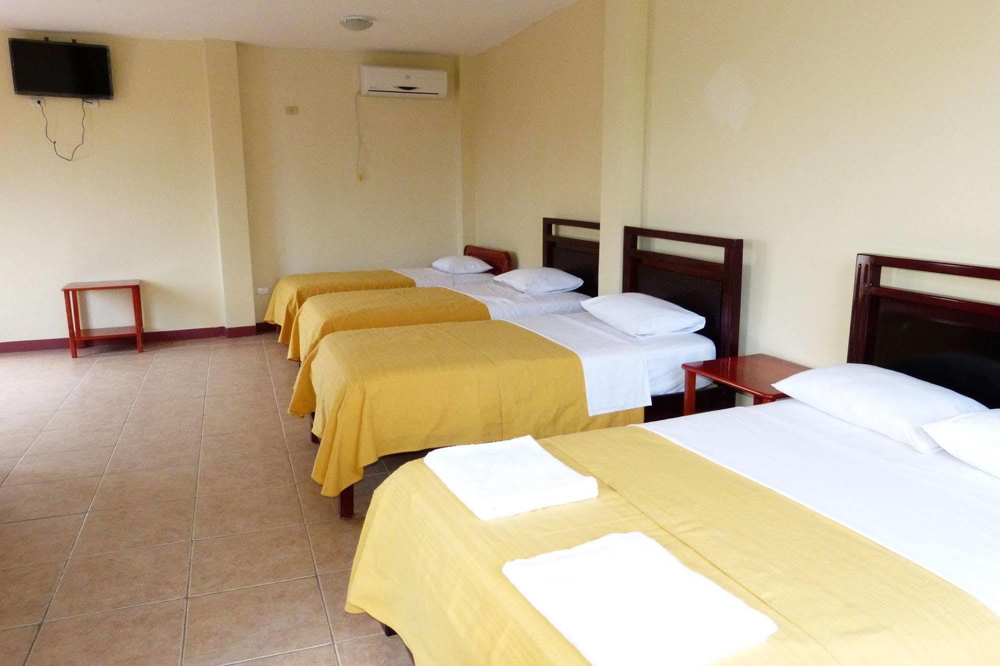 Gloria - Galapagos Inn Puerto Ayora  Dış mekan fotoğraf
