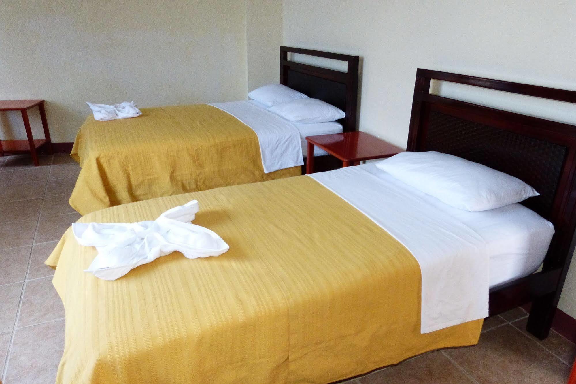 Gloria - Galapagos Inn Puerto Ayora  Dış mekan fotoğraf