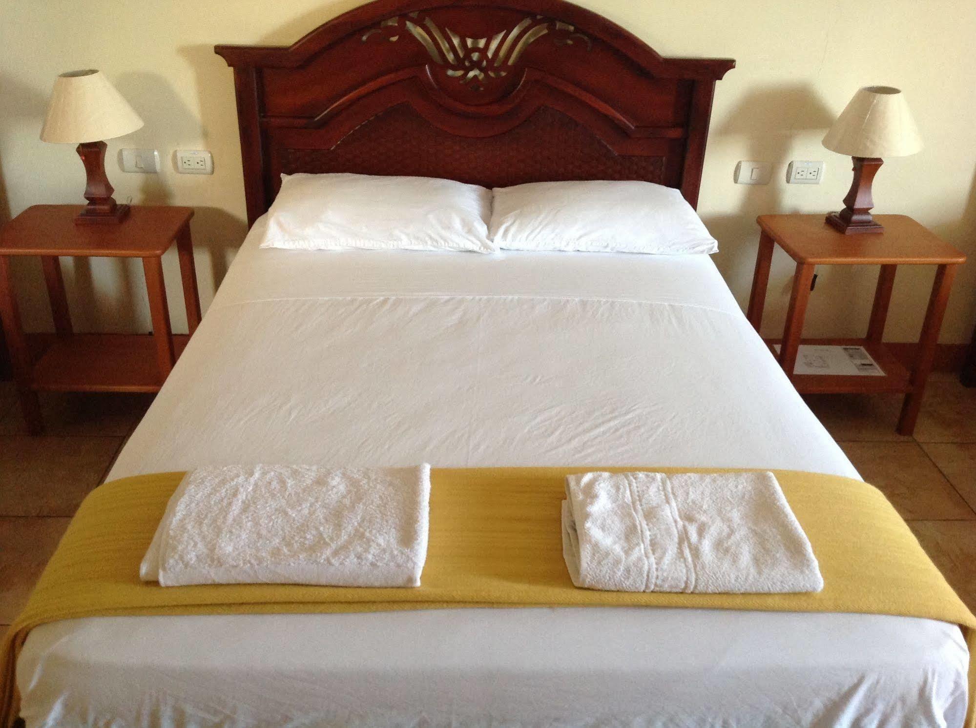 Gloria - Galapagos Inn Puerto Ayora  Dış mekan fotoğraf
