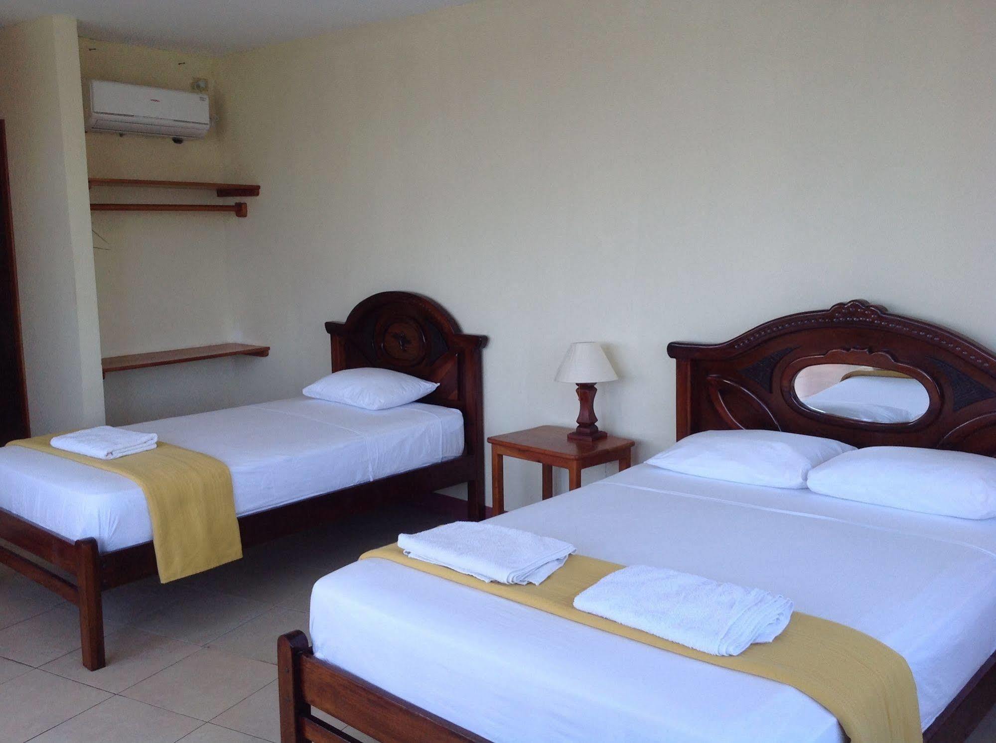 Gloria - Galapagos Inn Puerto Ayora  Dış mekan fotoğraf