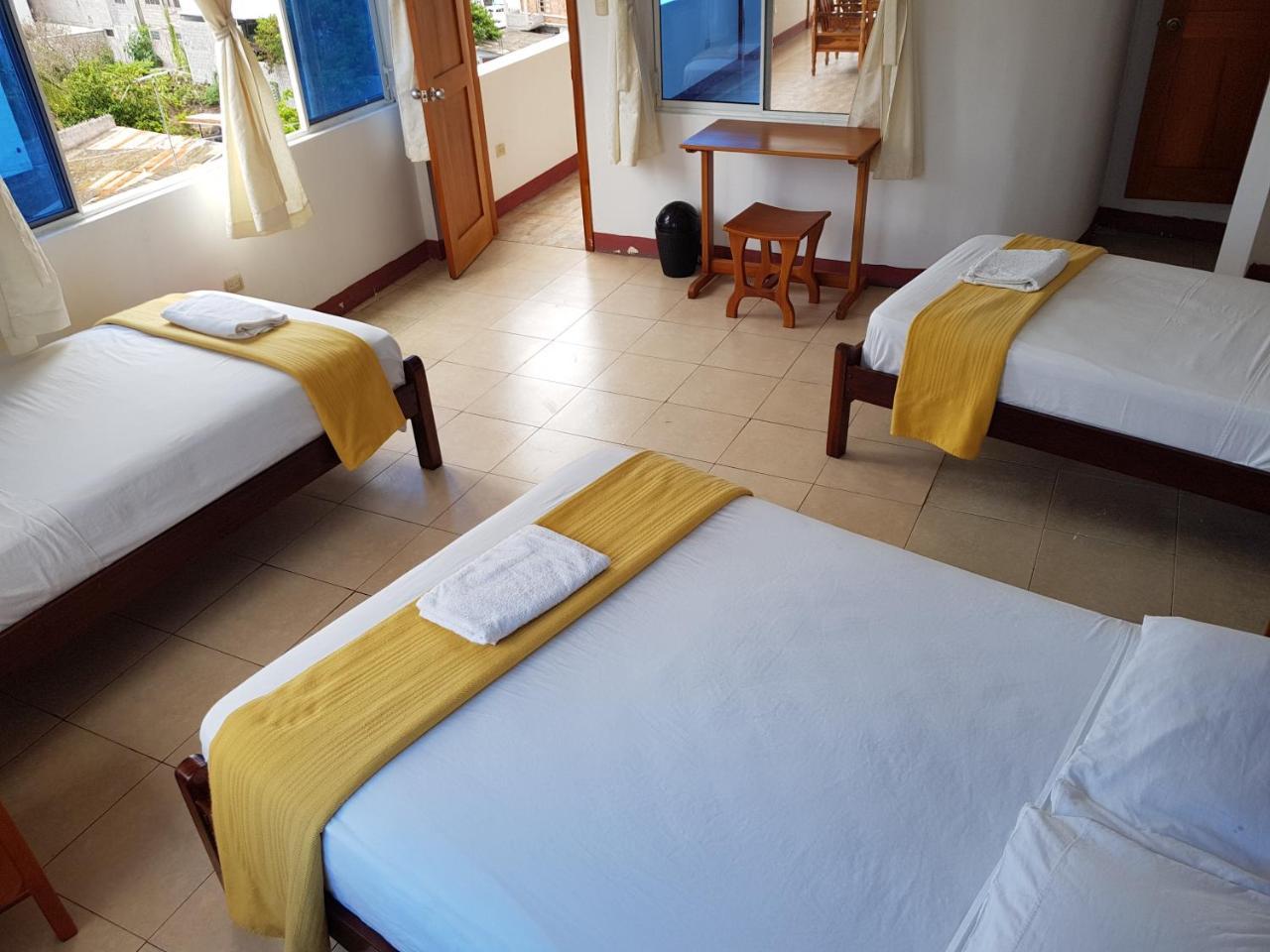 Gloria - Galapagos Inn Puerto Ayora  Dış mekan fotoğraf