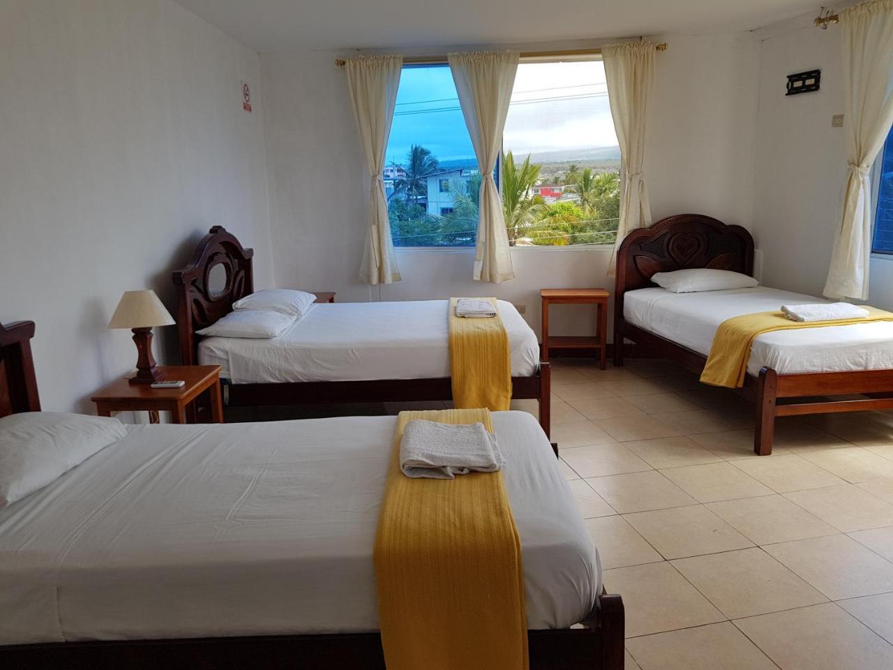 Gloria - Galapagos Inn Puerto Ayora  Dış mekan fotoğraf