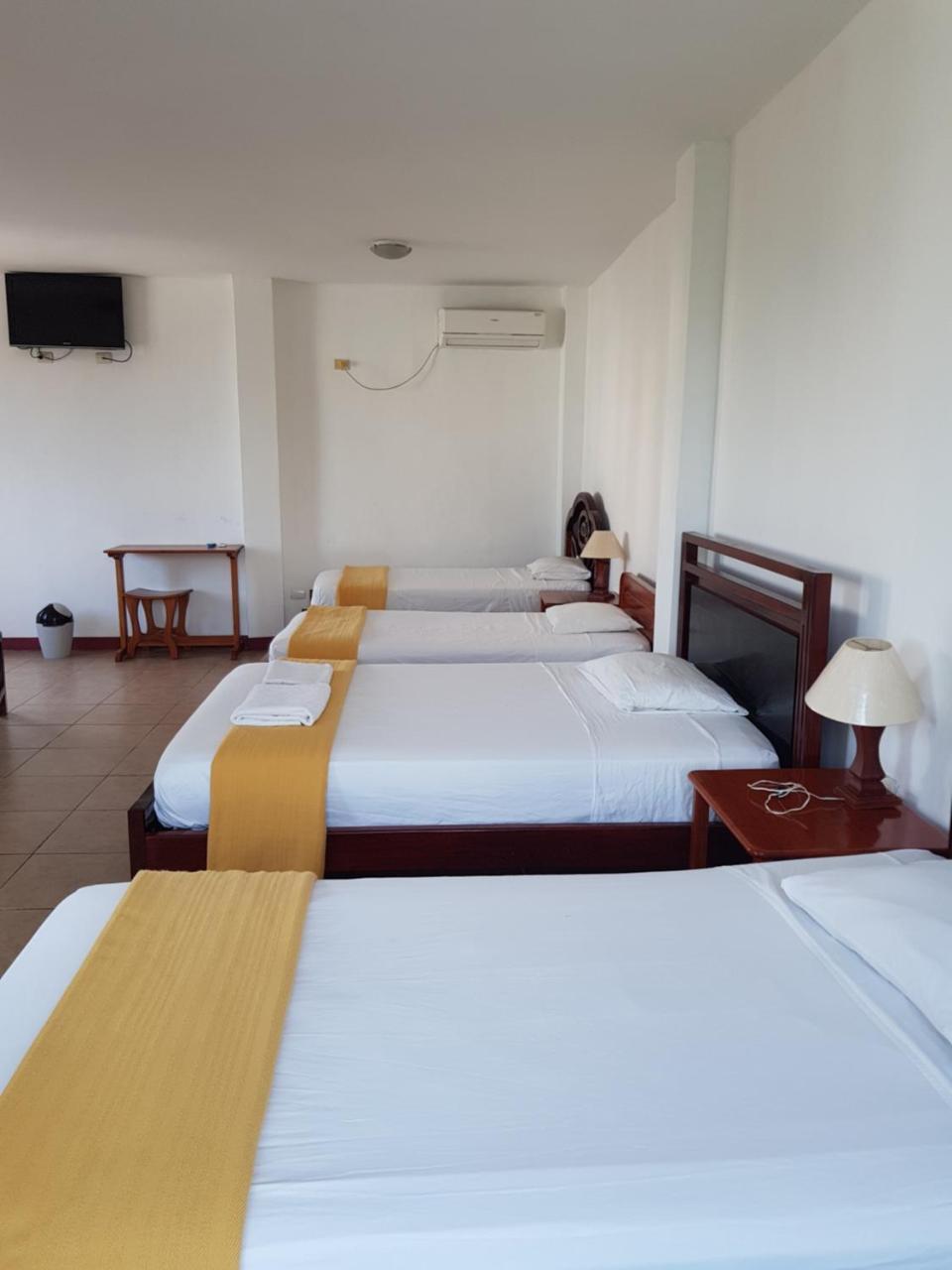 Gloria - Galapagos Inn Puerto Ayora  Dış mekan fotoğraf